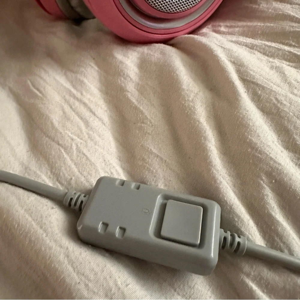 Pink and Gray Over-Ear Headphones with Cat Ears - Picture 8 of 9